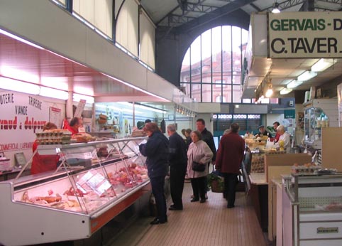 L'intérieur du marché couvert début 2005 